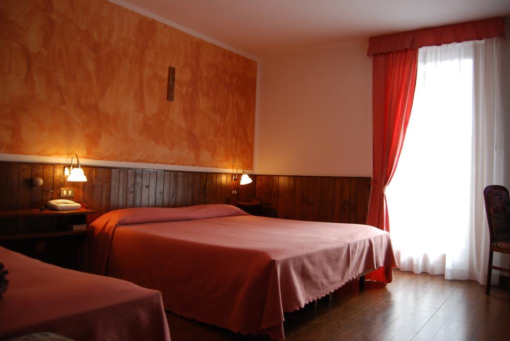 Albergo Villa Cristina Folgaria Pokoj fotografie